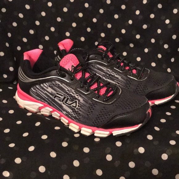 fila memory foam tennis shoes